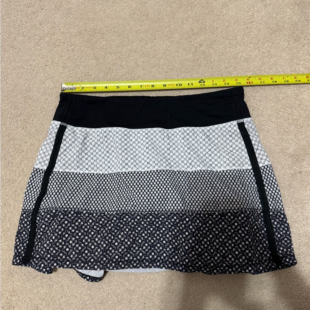 Lululemon pace rival skirt II size 8 vvguc - Picture 5 of 6